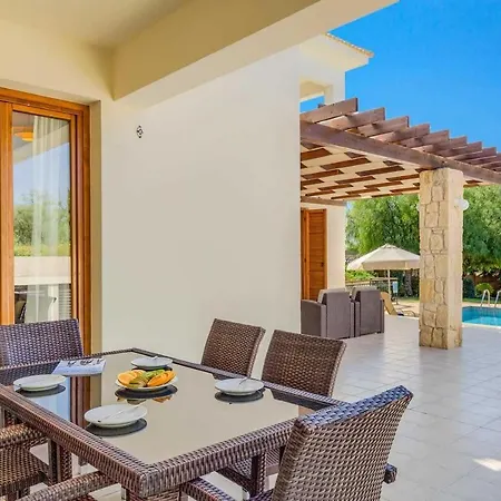 Villa Aphrodite Hills Superior 86 *